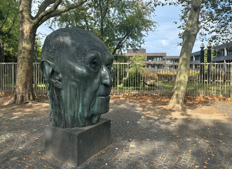 Standbeeld Adenauer in Bonn. Afb.: Jens van Reet
