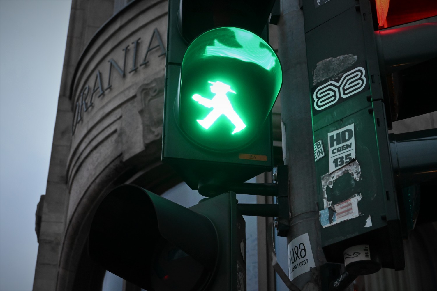 Warum, wieso: kennen we allemaal het Ampelmännchen?