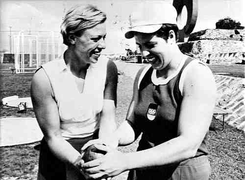 Van Noorduijn en Gummel tijdens de Spelen in 1968. Afb.: Volkskrant 4-10-68