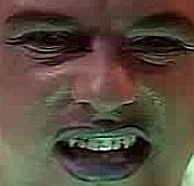 Afbeelding: De enge man in de videoclop 'Codo' van DÖF. www.youtube.com