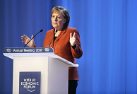 Angela Merkel vorig jaar tijdens een toespraak voor het World Economic Forum in Davos.