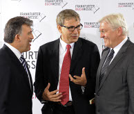 Abdulla Gül, Orhan Pamuk en Frank-Walter Steinmeier (v.l.n.r.) tijdens de opening van de Frankfurter Buchmesse gisteravond. Afbeelding: picture-alliance / dpa