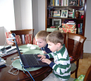 Computerverslaving begint vaak al op jonge leeftijd. Afb: cathleenritt, www.flickr.com