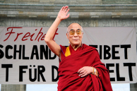 De Dalai Lama gisteren bij de Brandenburger Tor. Afbeelding: SpreePix-Berlin, www.flickr.com