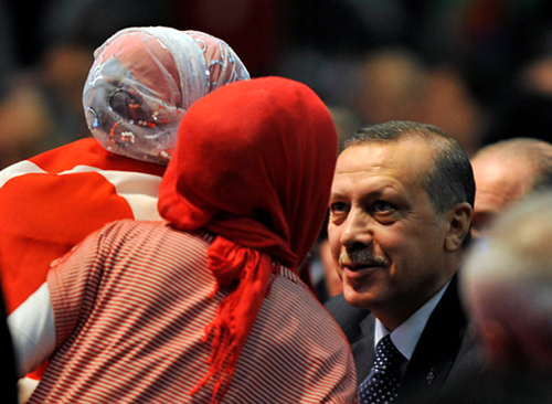 Erdogan: 'Eigen taal eerst voor Turkse kinderen'
