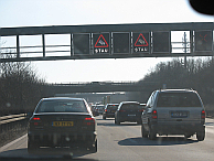 File op de Autobahn. Afb: KirstenV, www.flickr.com