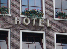 FDP is voor én tegen btw-verlaging hotels