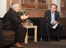 Jahn met gespreksleider Michel Kerres (NRC). Afb.: Peter van Beek voor Duitsland Instituut