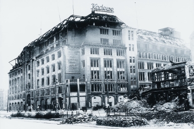 Het Kadewe na het bomberdement in 1943. Afbeelding: © KaDeWe Presseabteilung, Berlin