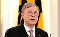President Köhler treedt af na uitspraken over leger