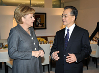 Merkel ontvangt de Chinese premier Wen Jibao in Berlijn. Afb: dpa/Picture Alliance