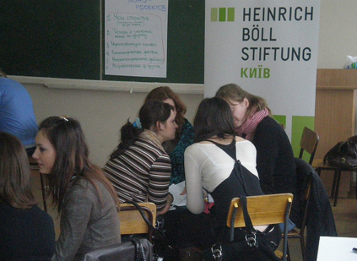 Oekraïense jongeren tijdens een workshop van de HBS. Afb. Flickr/HBS