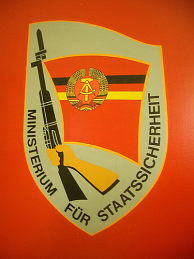 Wapen van de Stasi, de Oost-Duitse geheime dienst. Afb: elmada, flickr.com